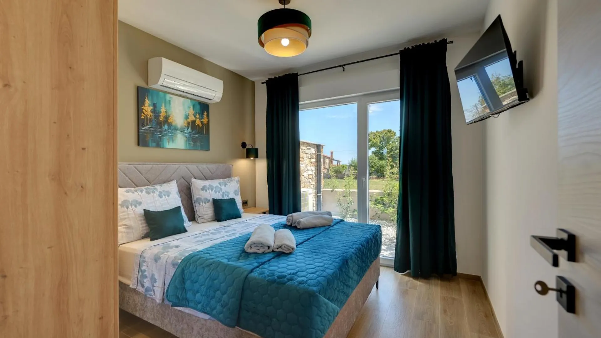 Villa Pieron&Bavigo With Pool, Jacuzzi And Sauna Marcana Croatia