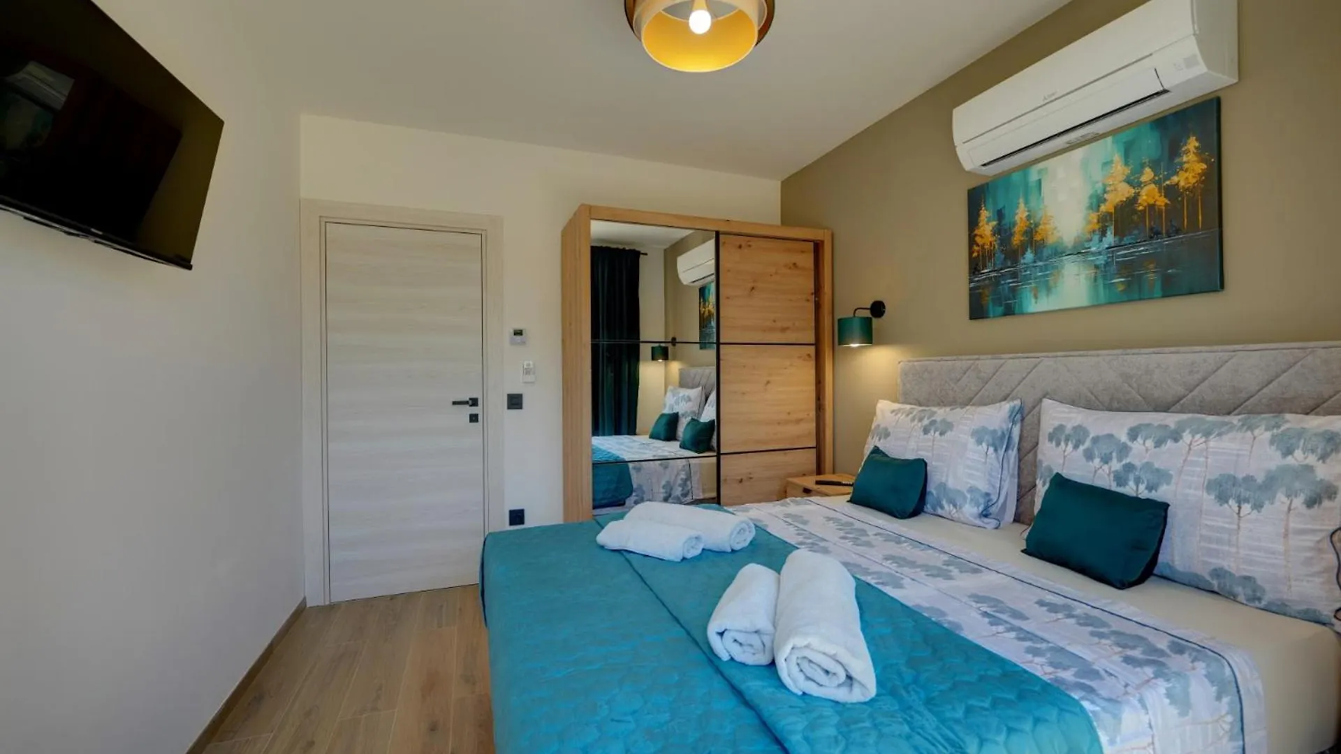 Villa Pieron&Bavigo With Pool, Jacuzzi And Sauna Marcana