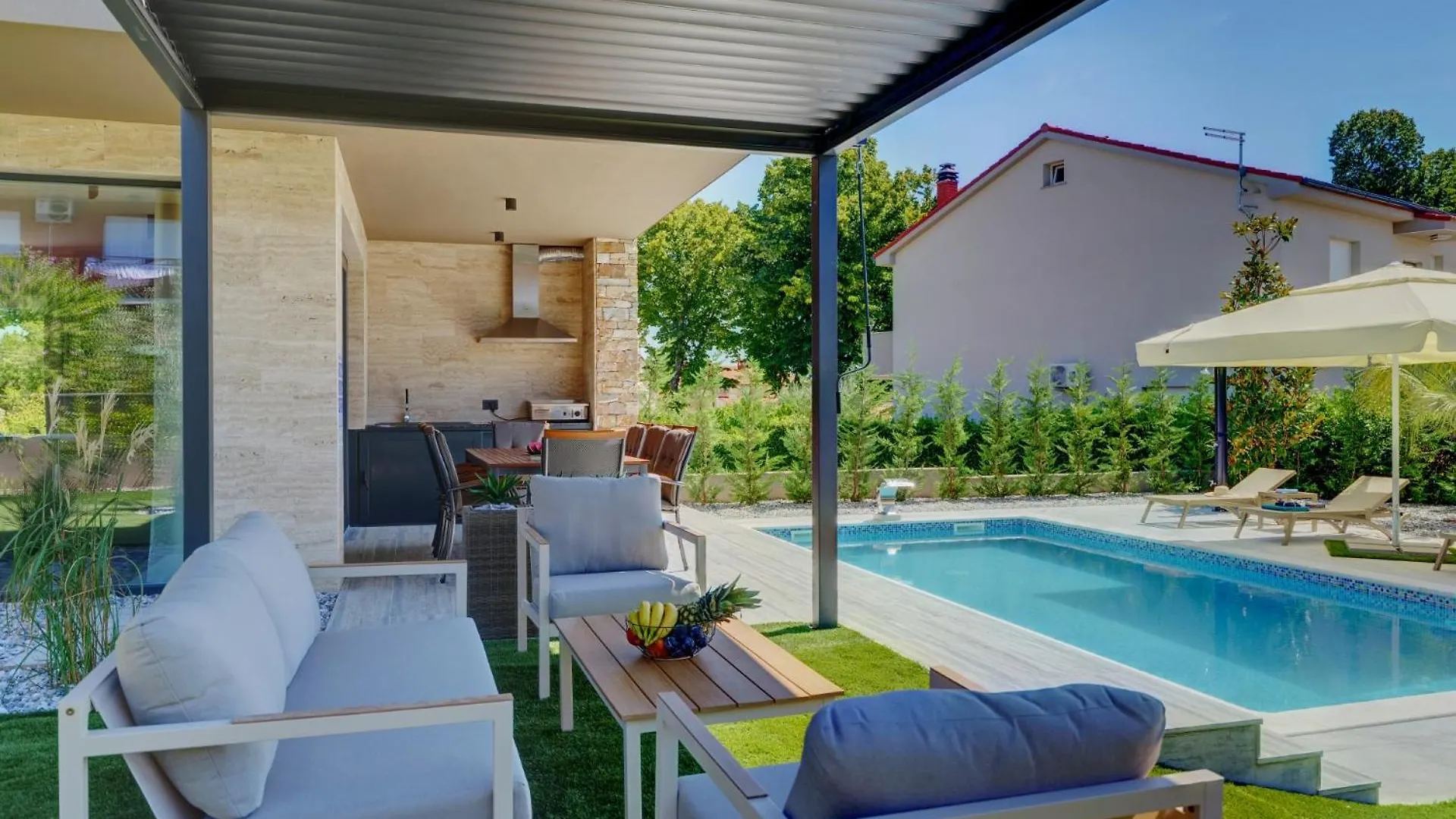 Villa Pieron&Bavigo With Pool, Jacuzzi And Sauna Marcana 0*,  Croatia