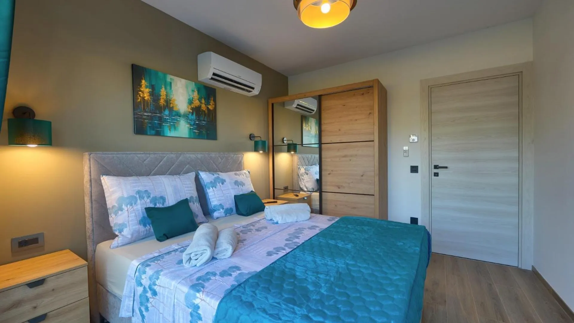 Villa Pieron&Bavigo With Pool, Jacuzzi And Sauna Marcana