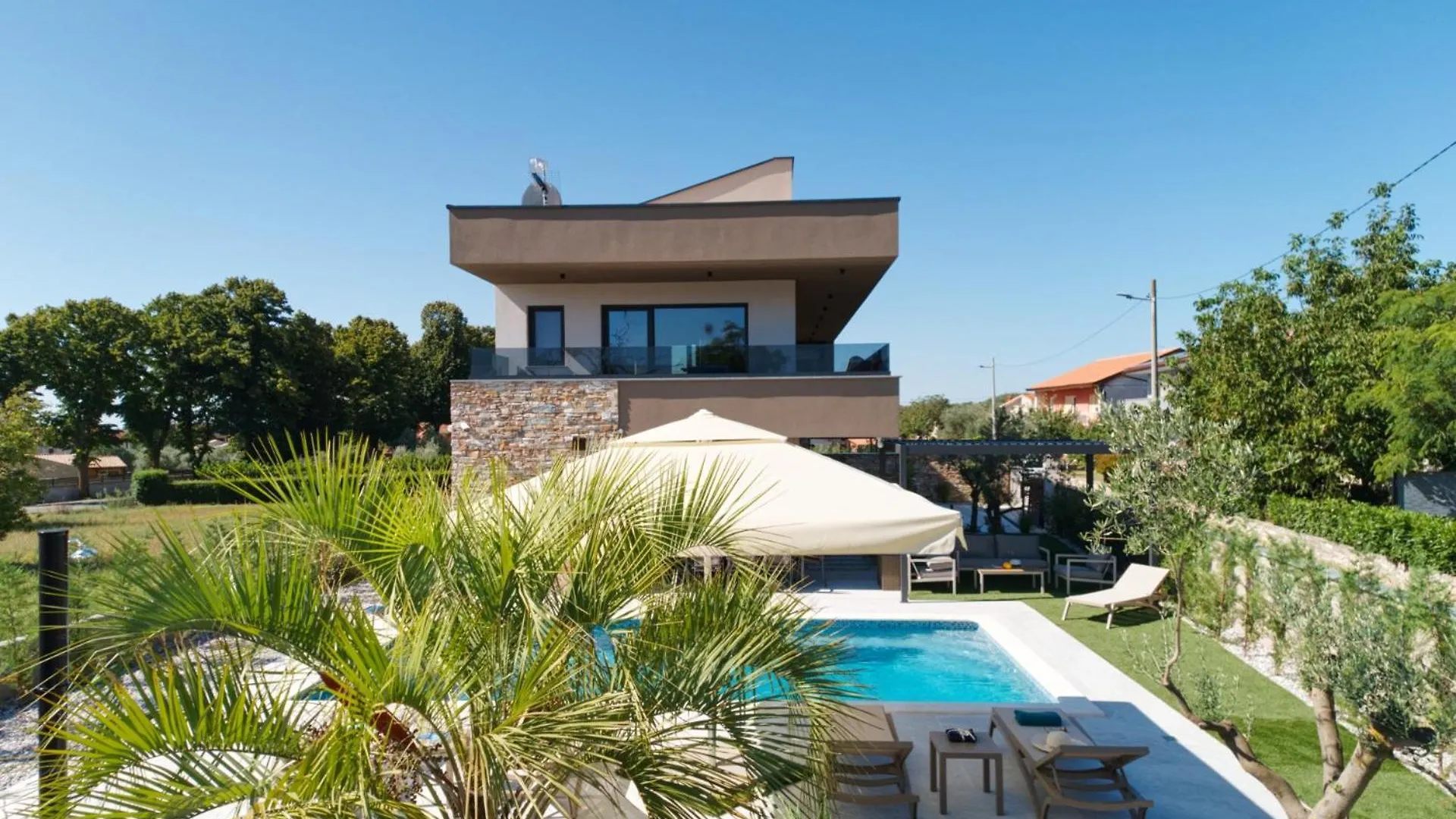 Villa Pieron&Bavigo With Pool, Jacuzzi And Sauna Marcana