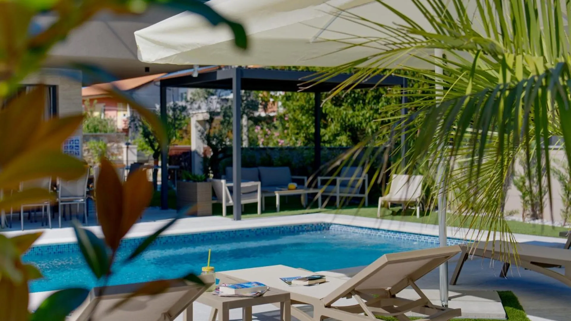 Villa Pieron&Bavigo With Pool, Jacuzzi And Sauna Marcana