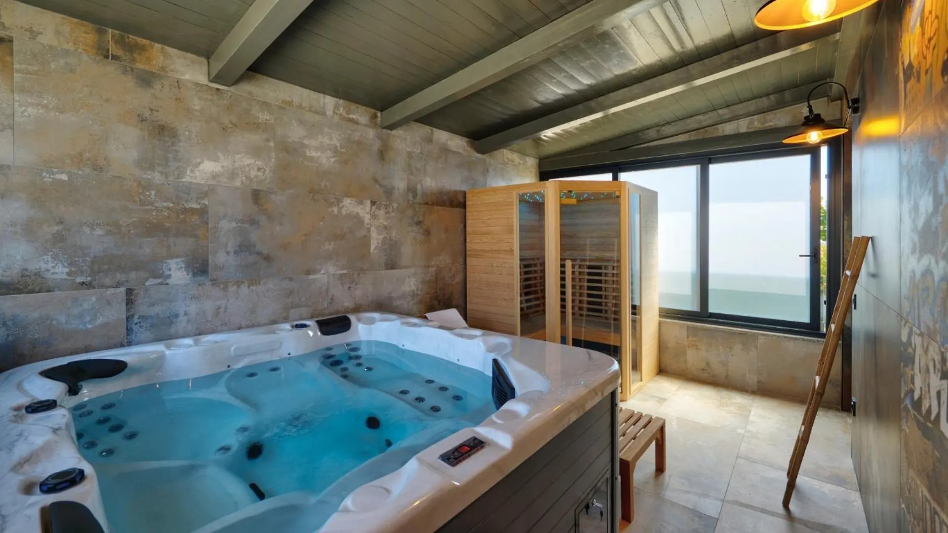 Villa Pieron&Bavigo With Pool, Jacuzzi And Sauna Marčana
