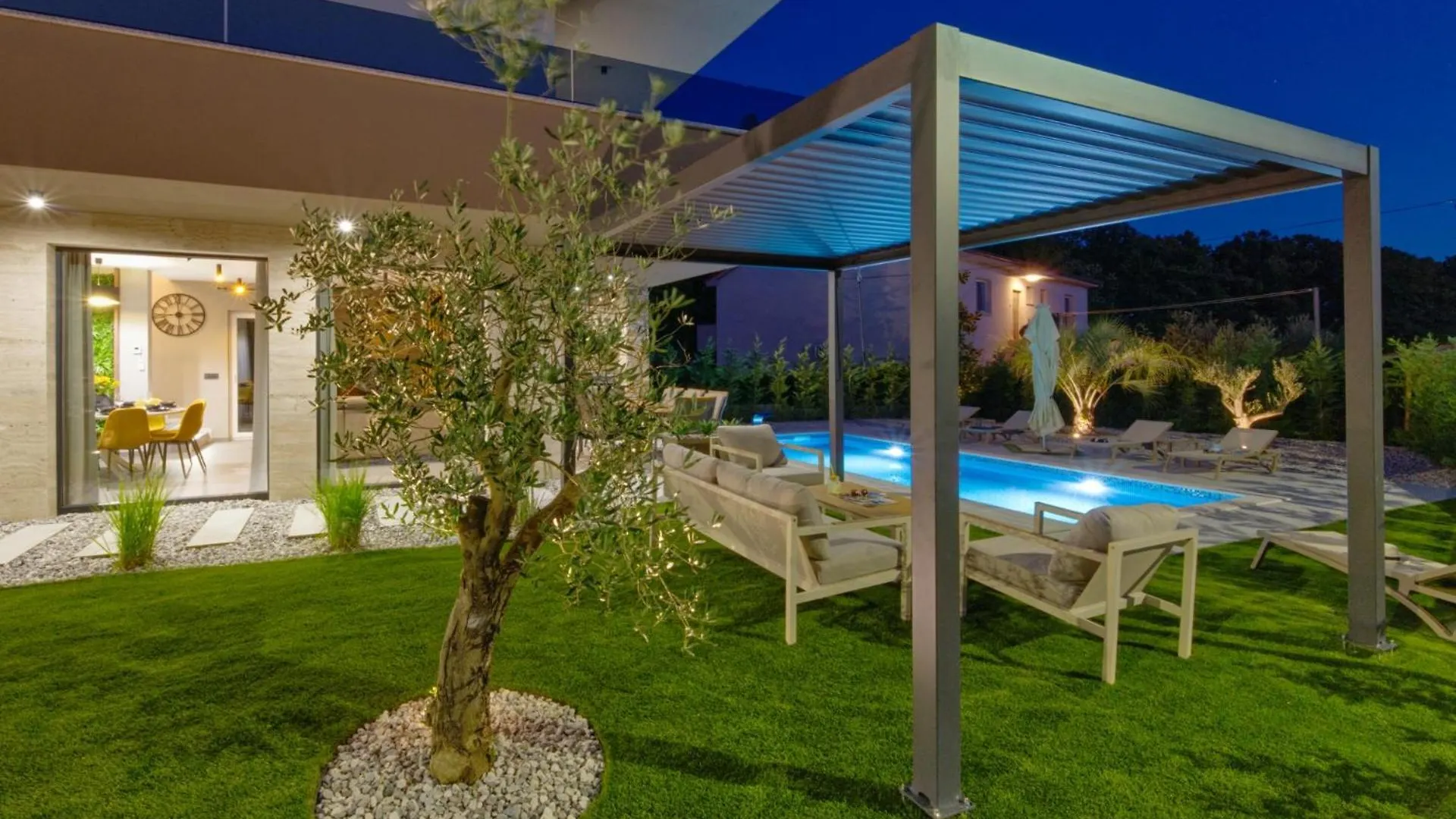 Villa Pieron&Bavigo With Pool, Jacuzzi And Sauna Marčana